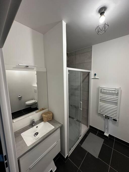 Le National Panoramique Apartment Тур Екстериор снимка