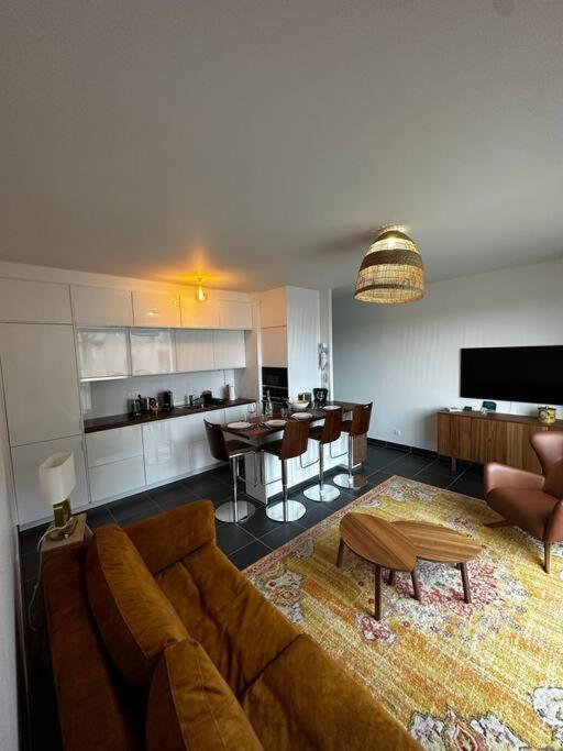 Le National Panoramique Apartment Тур Екстериор снимка